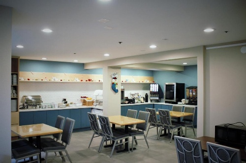 Country Inn & Suites by Radisson, Monterey Beachfront-Marina, CA image 22